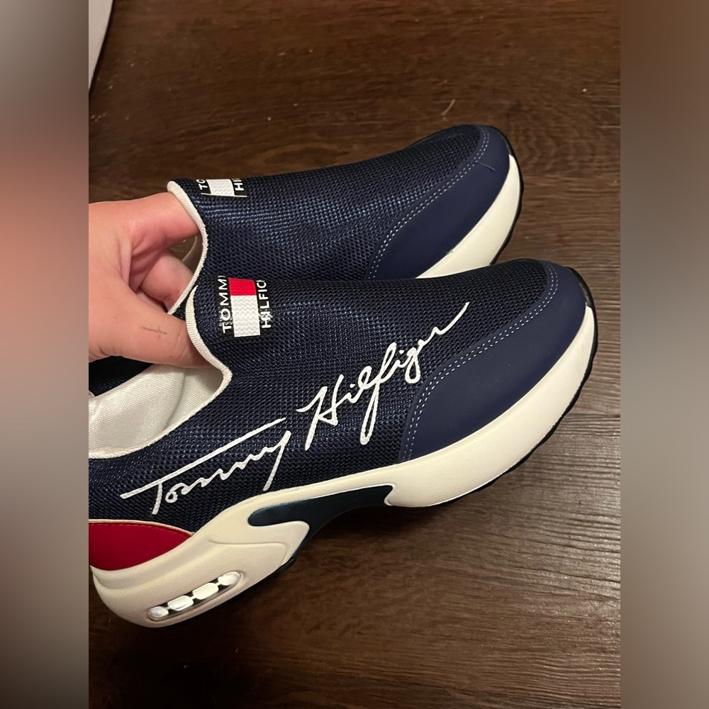 Size 8 new tommy hillfigure shoes